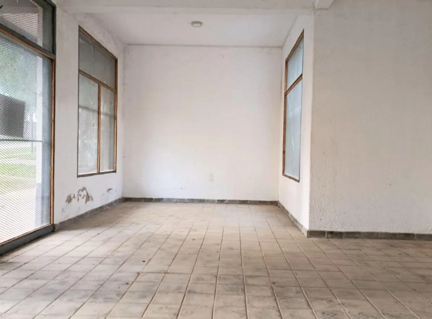 ALQUILER LOCAL COMERCIAL EN PANDO 2