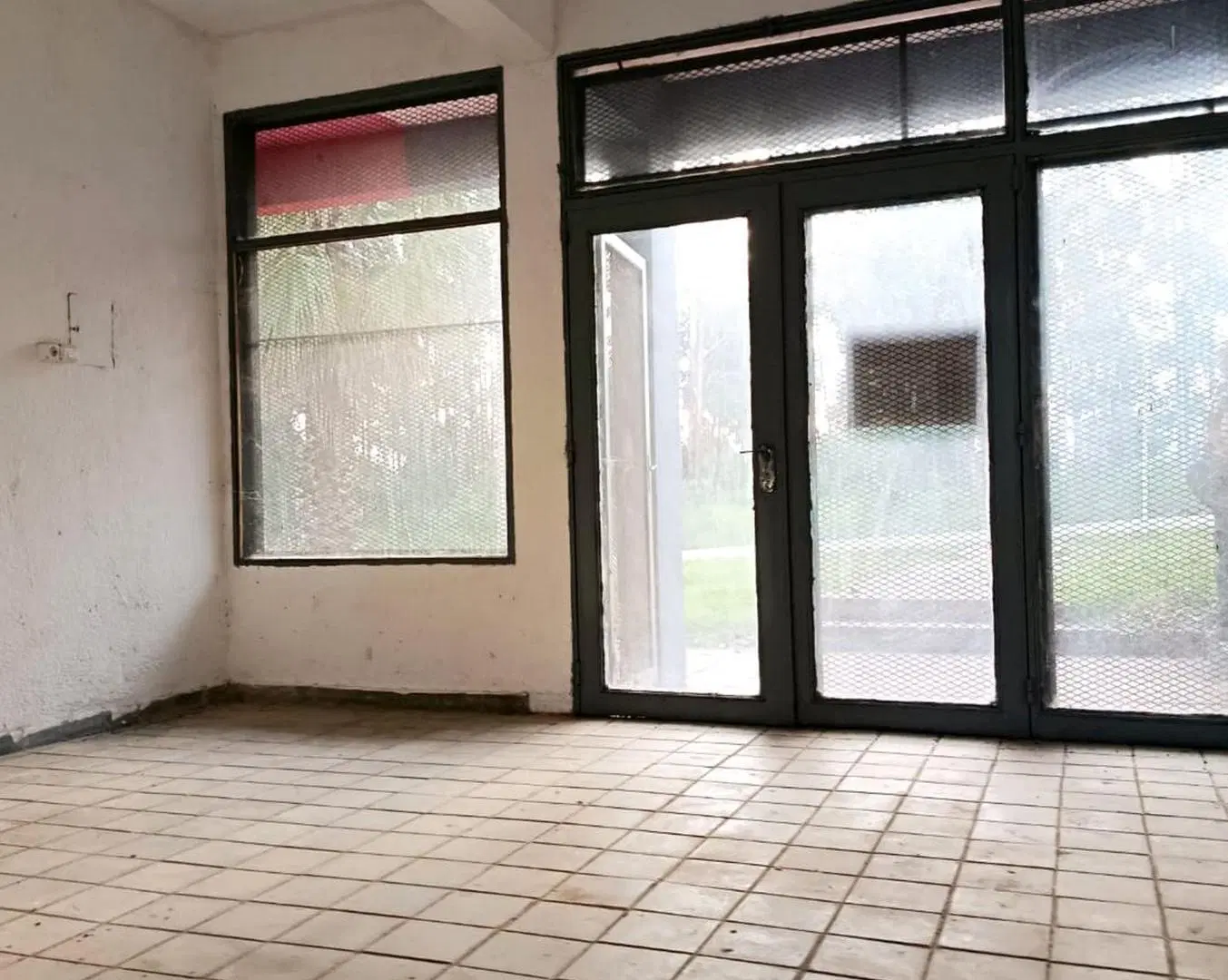 ALQUILER LOCAL COMERCIAL EN PANDO 2