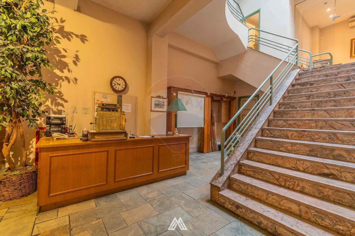 Gran local en VENTA! Barrio centro. 603 mts2! 5