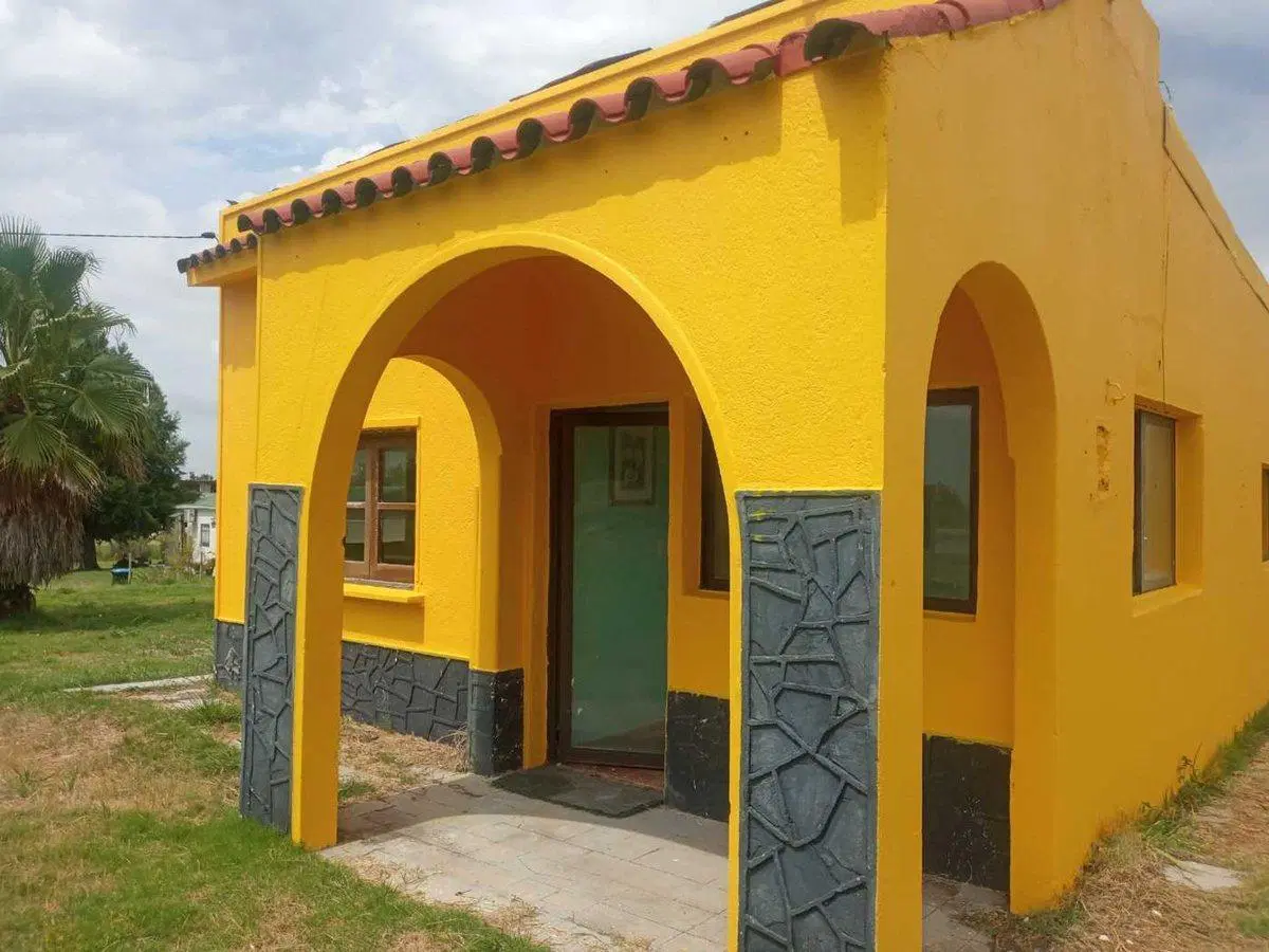 Amplio Terreno con Construcción en Sauce 1