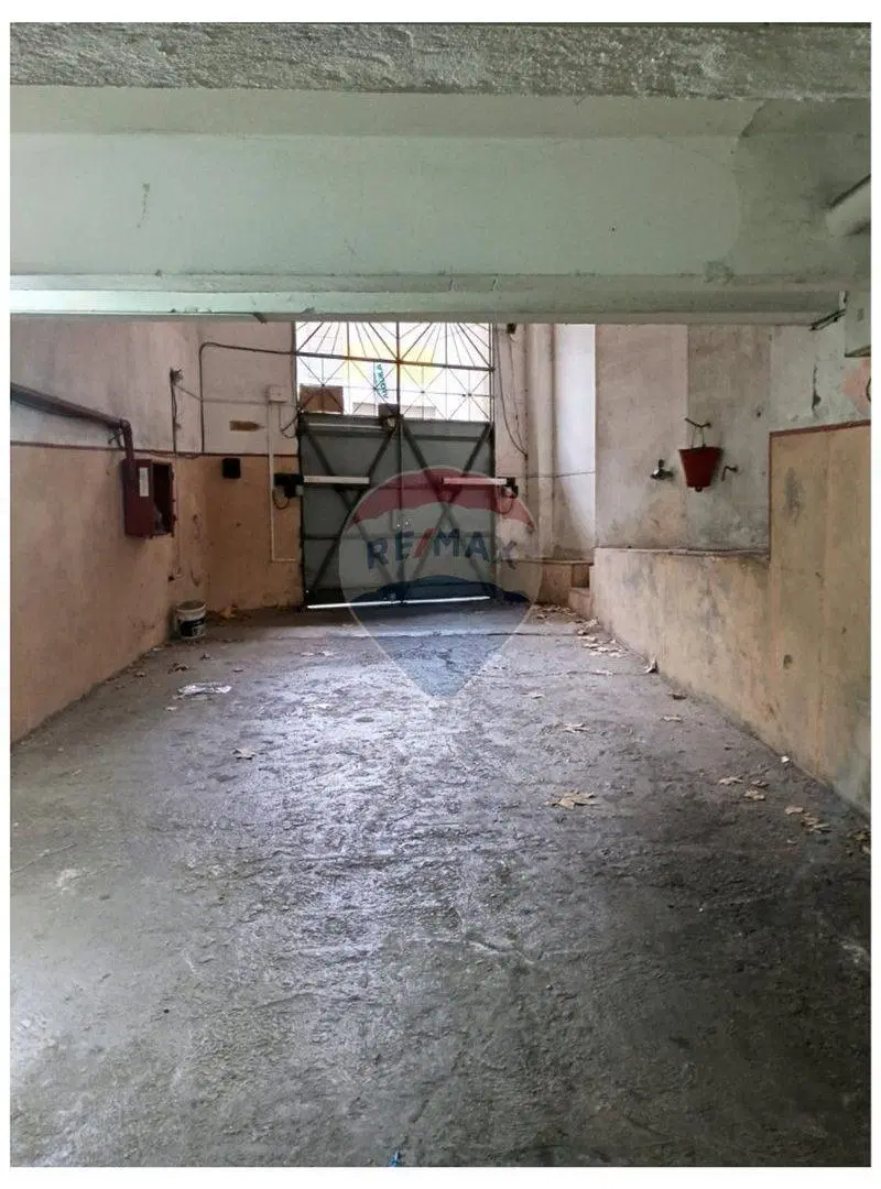 Venta de cochera Aguada con renta 3