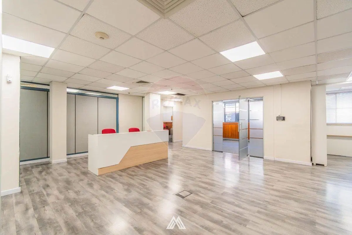ALQUILER OFICINA SEMIEQUIPADA EN CENTRO 5