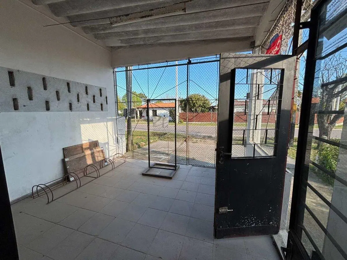 Alquiler de local comercial en Salinas 4