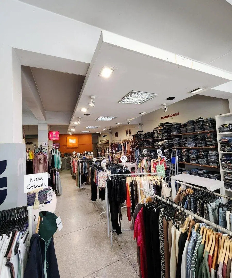 Alquiler local comercial calle principal de Pando 2