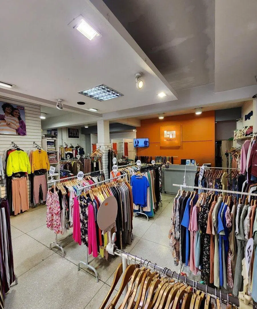 Alquiler local comercial calle principal de Pando 5
