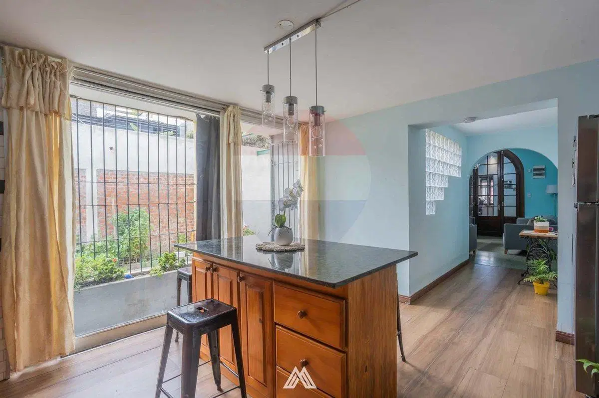Venta 3 casas en un padrón en Brazo Oriental 5
