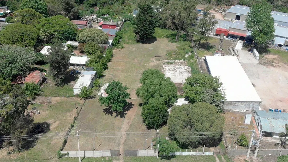 Alquiler gran predio con casa en Barros Blancos 1