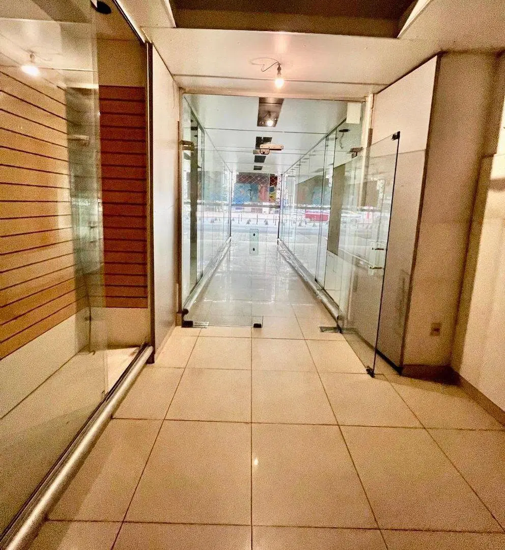 VENTA LOCAL COMERCIAL 18 DE JULIO Y GABOTO CORDON 3