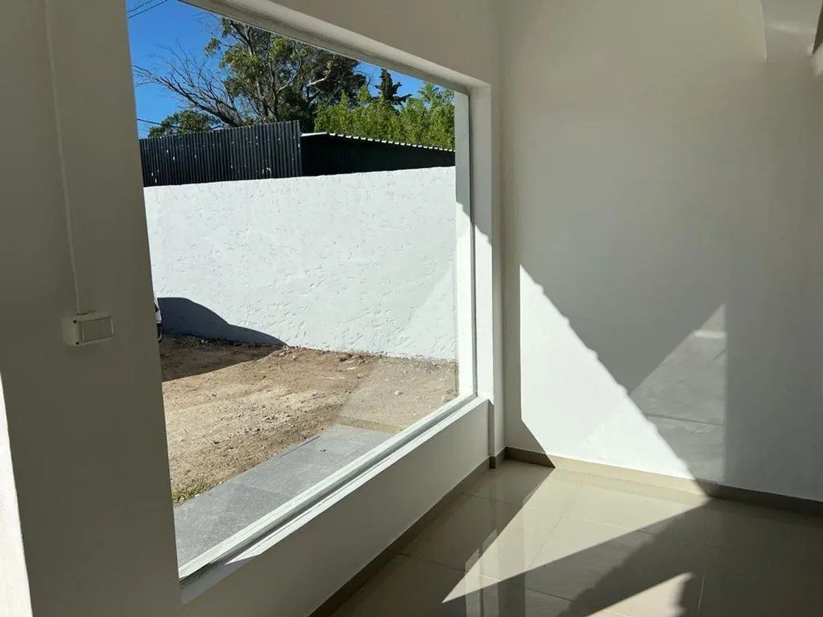 Alquiler de local comercial sobre Ruta 8 Km 26 5
