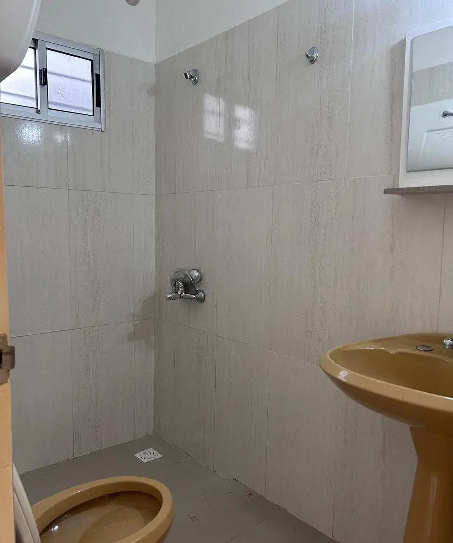 Alquiler de local comercial sobre Ruta 8 Km 26 2