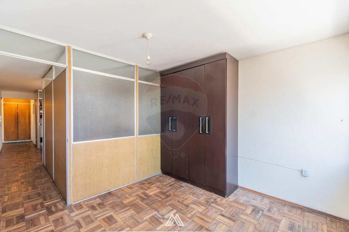 Venta oficina/escritorio 2 ambientes Cordón 5