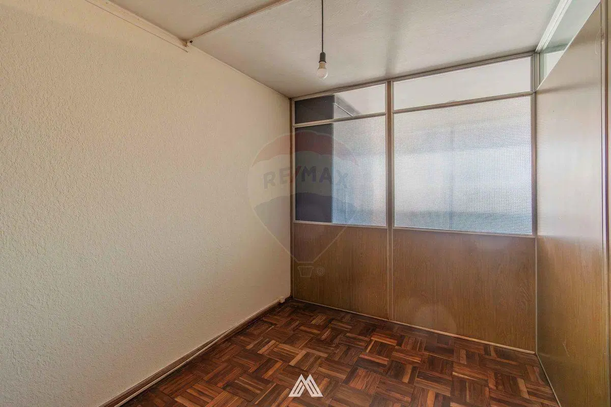 Venta oficina/escritorio 2 ambientes Cordón 4