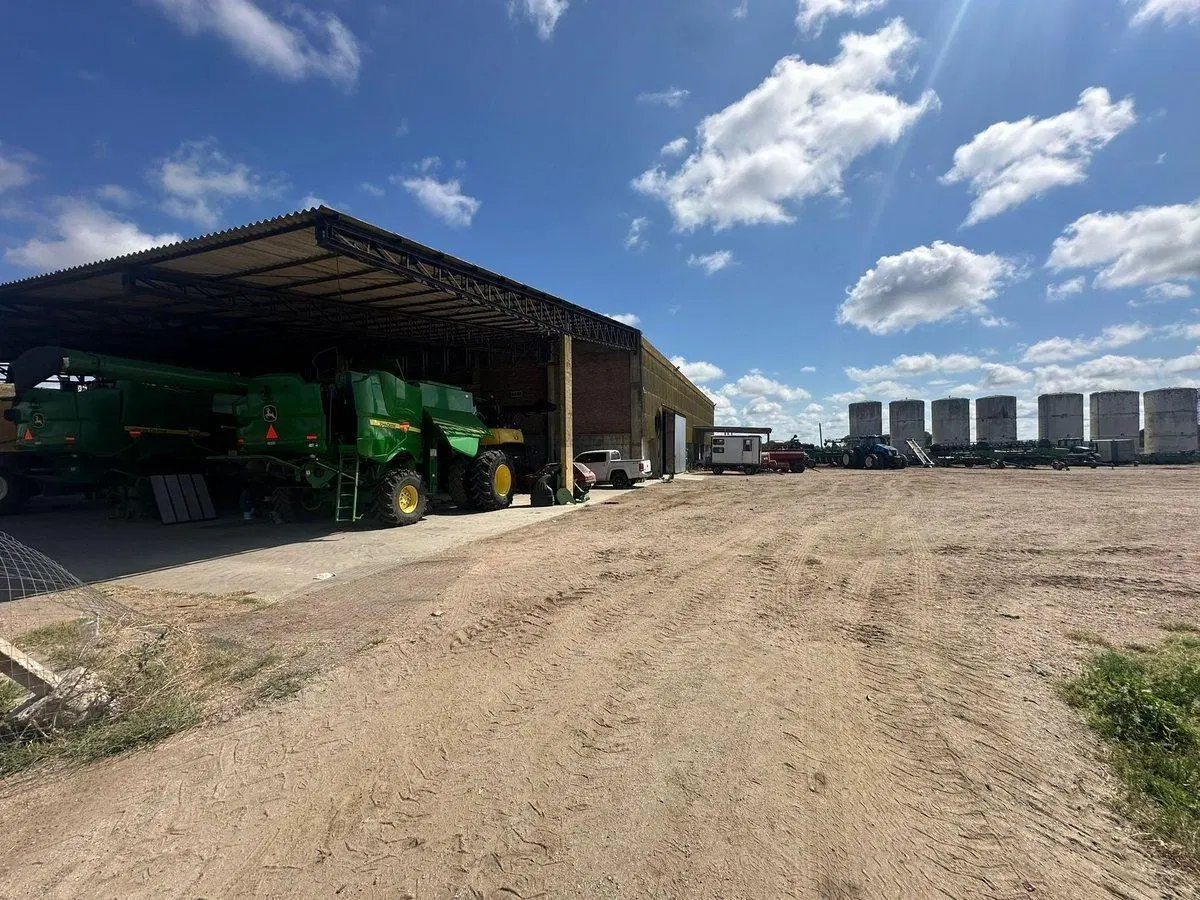 VENTA CAMPO Y GALPONES INDUSTRIALES EN DURAZNO 4