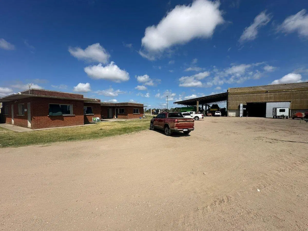 VENTA CAMPO Y GALPONES INDUSTRIALES EN DURAZNO 1