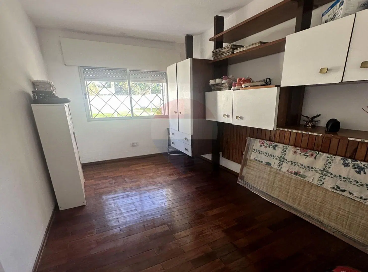 VENTA Casa de 3 dormitorios garaje y apto en Colón 4