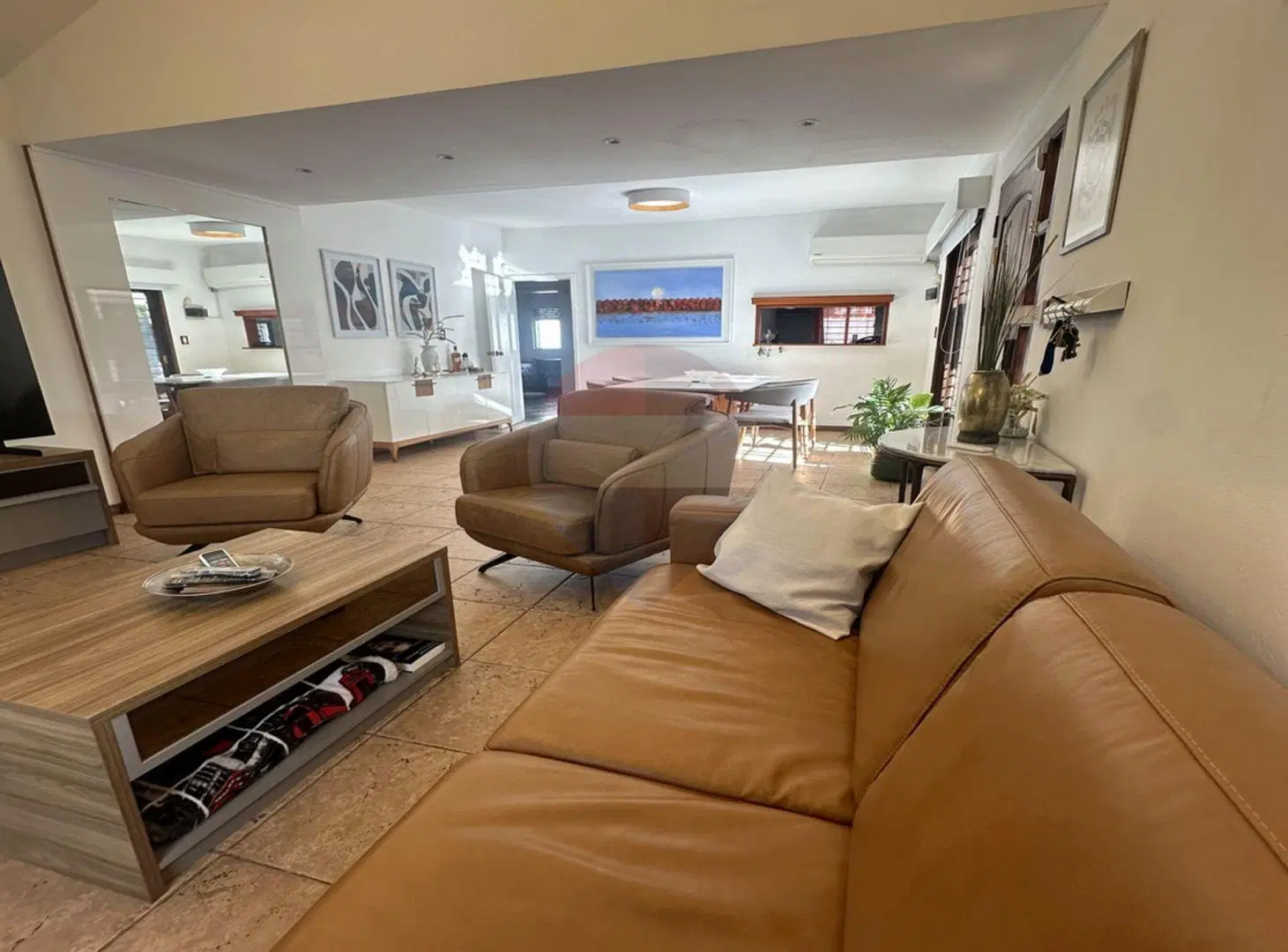 VENTA Casa de 3 dormitorios garaje y apto en Colón 2