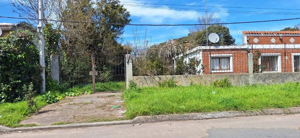 Venta Casa y Terreno Lezica 4