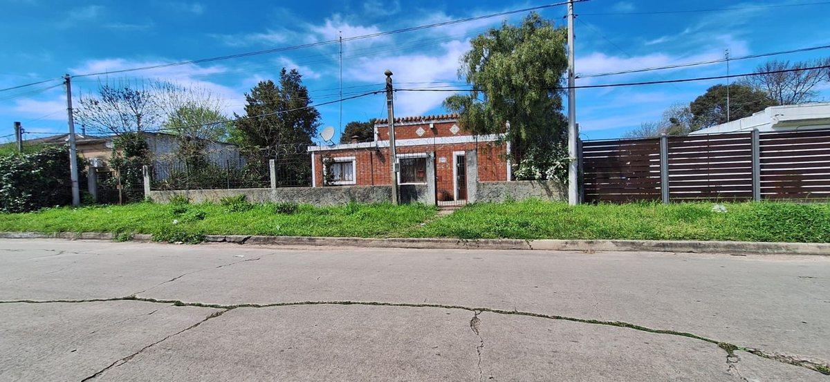 Venta Casa y Terreno Lezica