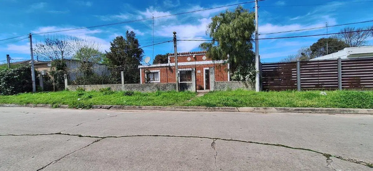 Venta Casa y Terreno Lezica 3