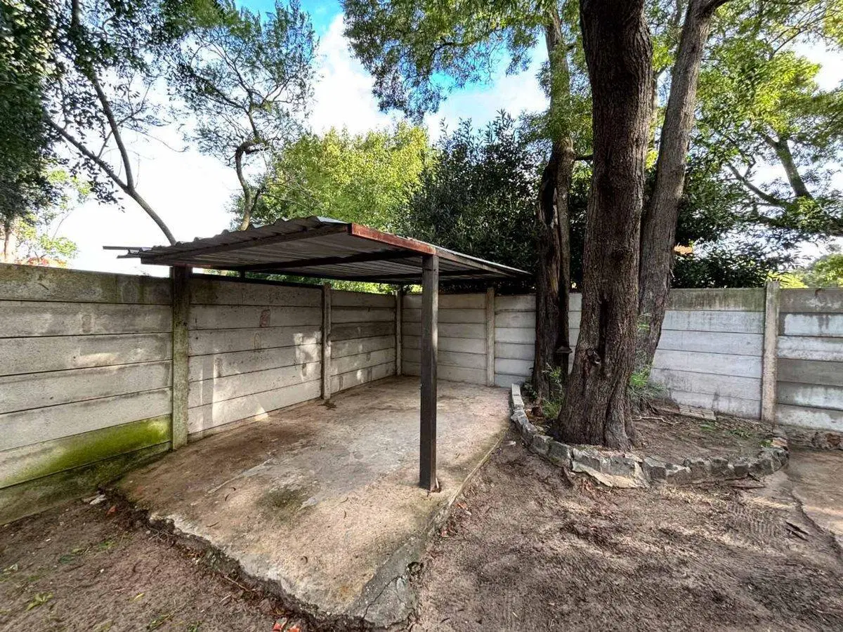 ALQUILER CASA 2 DORMITORIOS Y COCHERA EN SAN LUIS 1