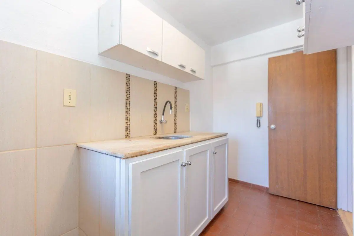 Venta apartamento 2 dormitorios con renta, Aguada 2