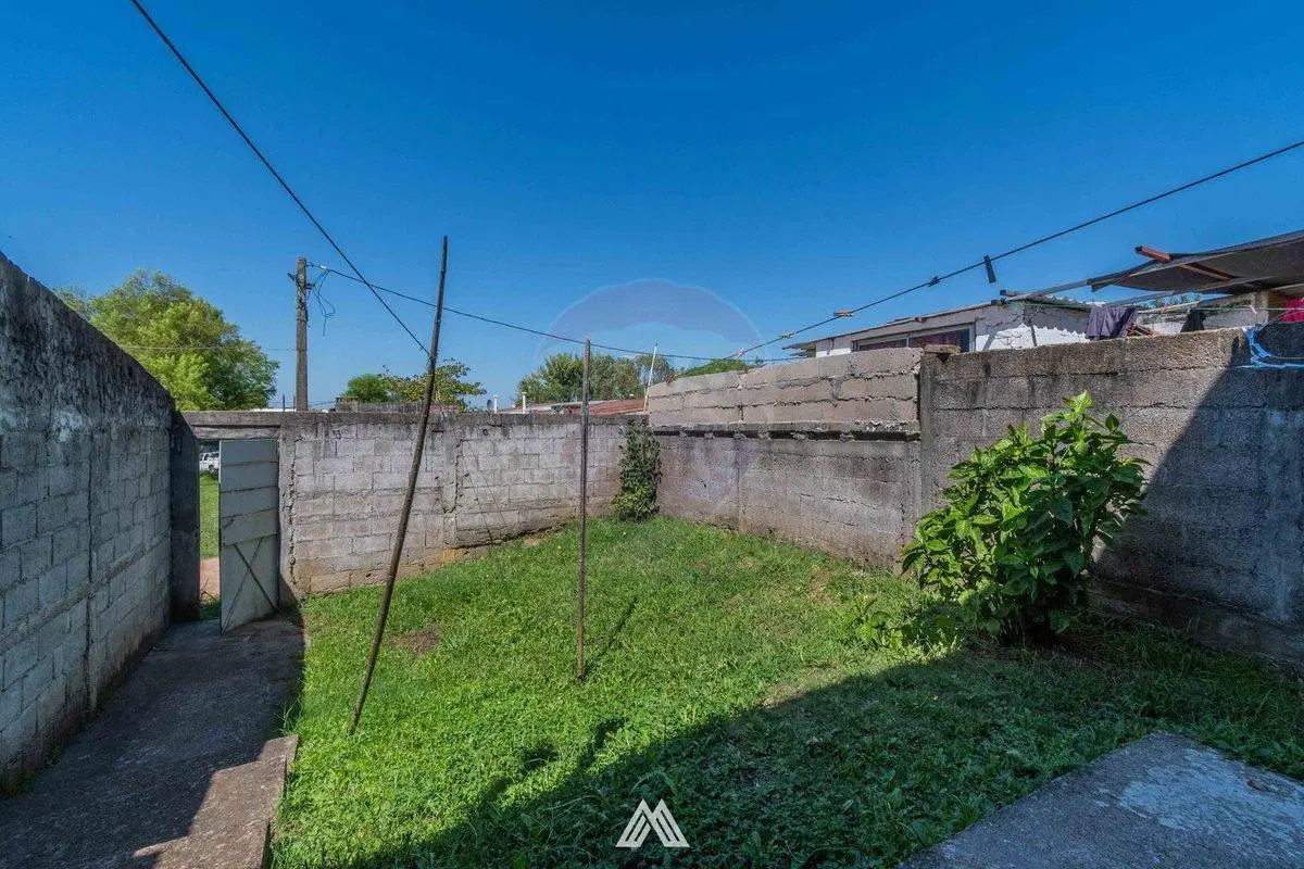 Venta duplex de 2 dormitorios con patio en Pando 5