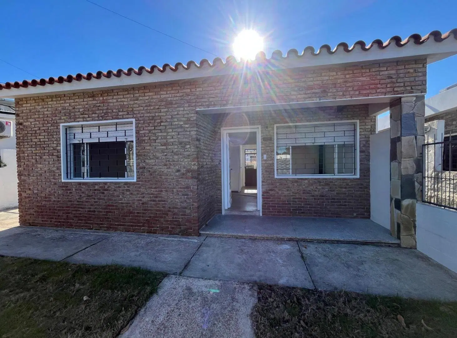 Alquiler casa 2 dormitorios con cochera en Pando 5