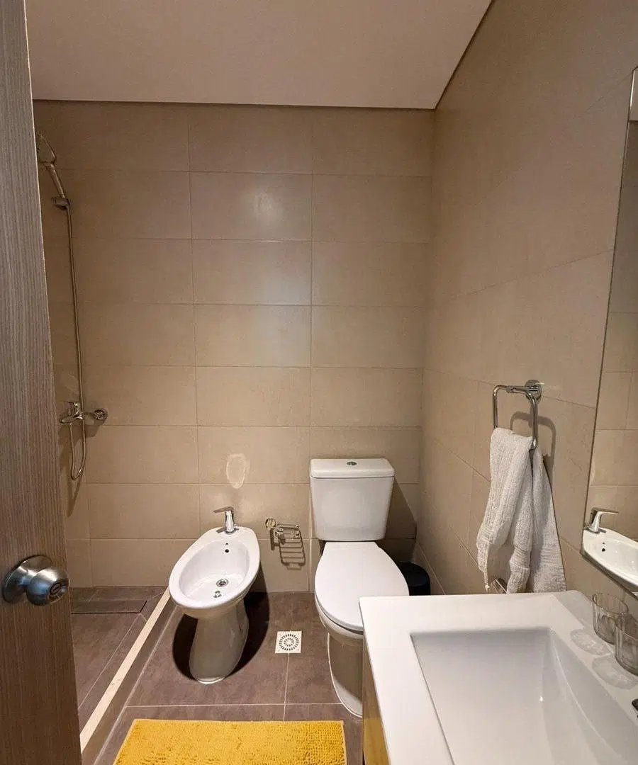 Venta un dormitorio y garaje Rambla de Montevideo 4