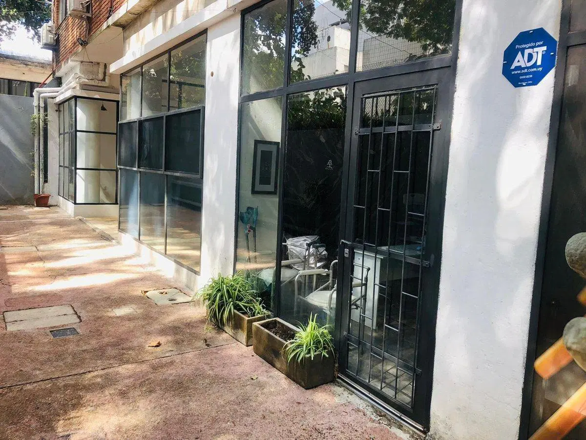 Alquiler local comercial en Pocitos 1