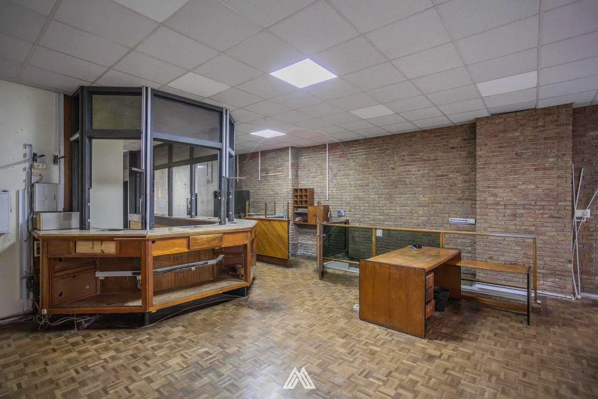 VENTA OFICINA Y LOCAL COMERCIAL CIUDAD VIEJA 1
