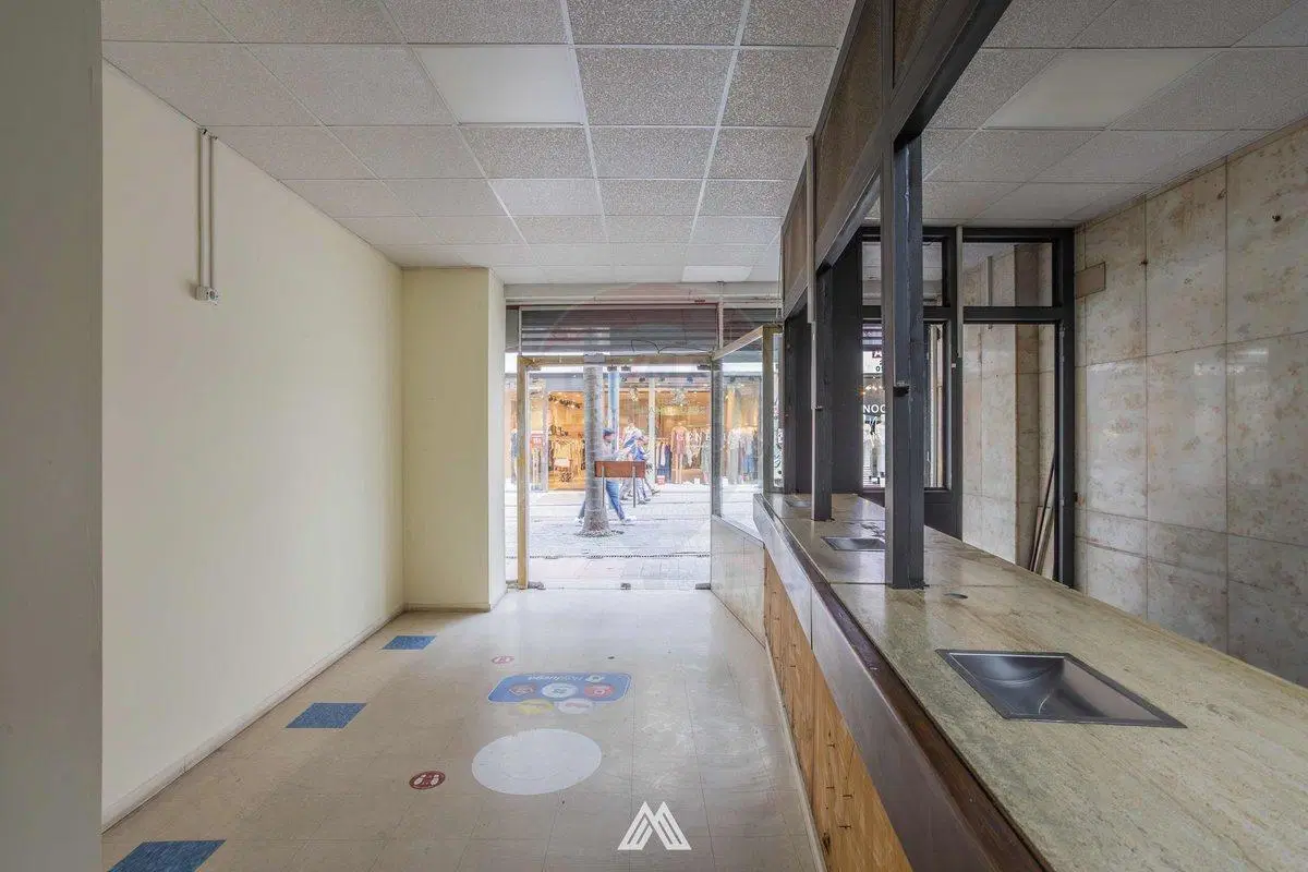 VENTA OFICINA Y LOCAL COMERCIAL CIUDAD VIEJA 3