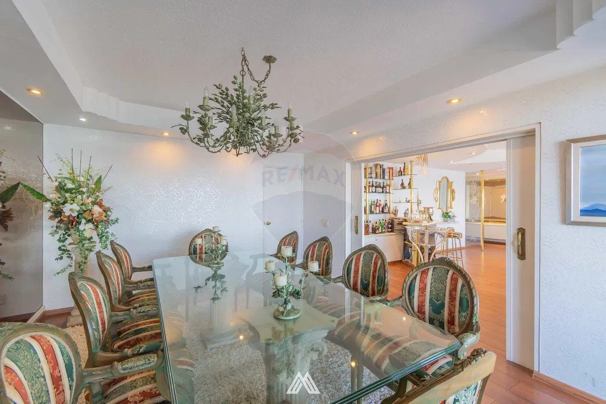 VENDE APARTAMENTO 4D + SERVICIO + 2GJE POCITOS 2