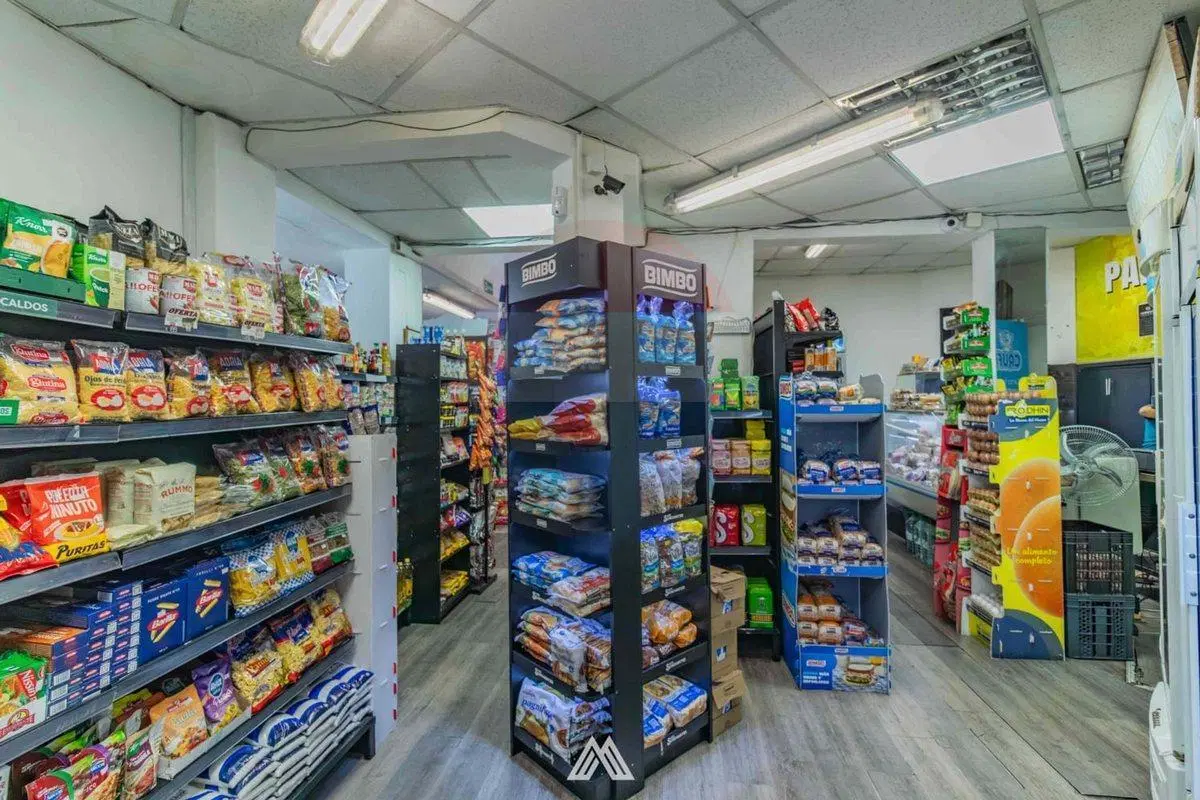 VENTA LOCAL COMERCIAL EN POCITOS CON RENTA 3