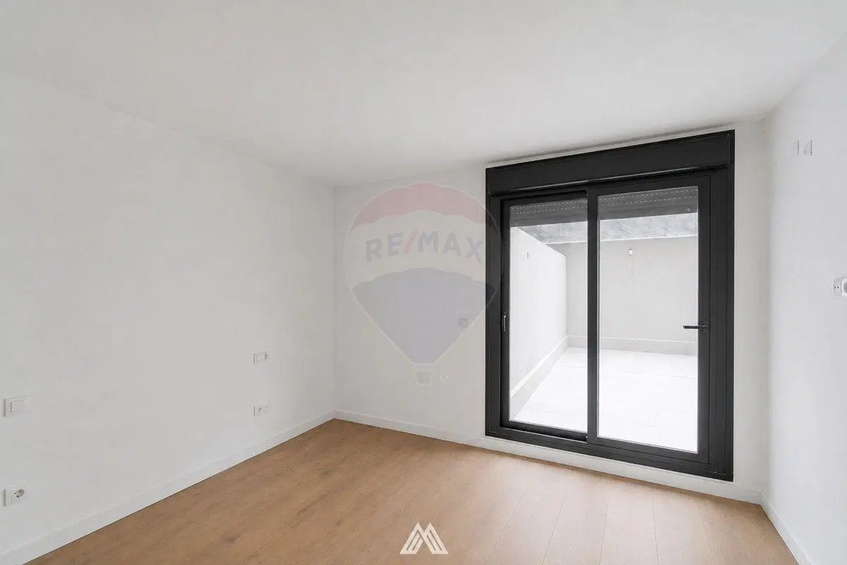 VENTA APTO 1 DORM CON PATIO ESTRENA JUN 26 CORDON 2
