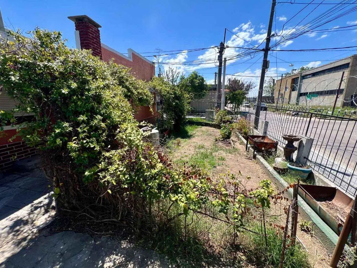 Venta casa Pando 2 o 3 dormitorios jardin y garaje 5