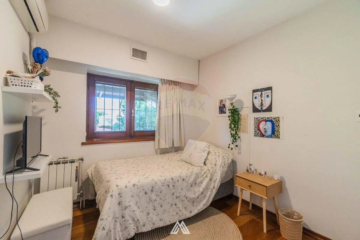 Venta Casa 3 dorm y Servicio bbcoa, pisc, CARRASCO 5