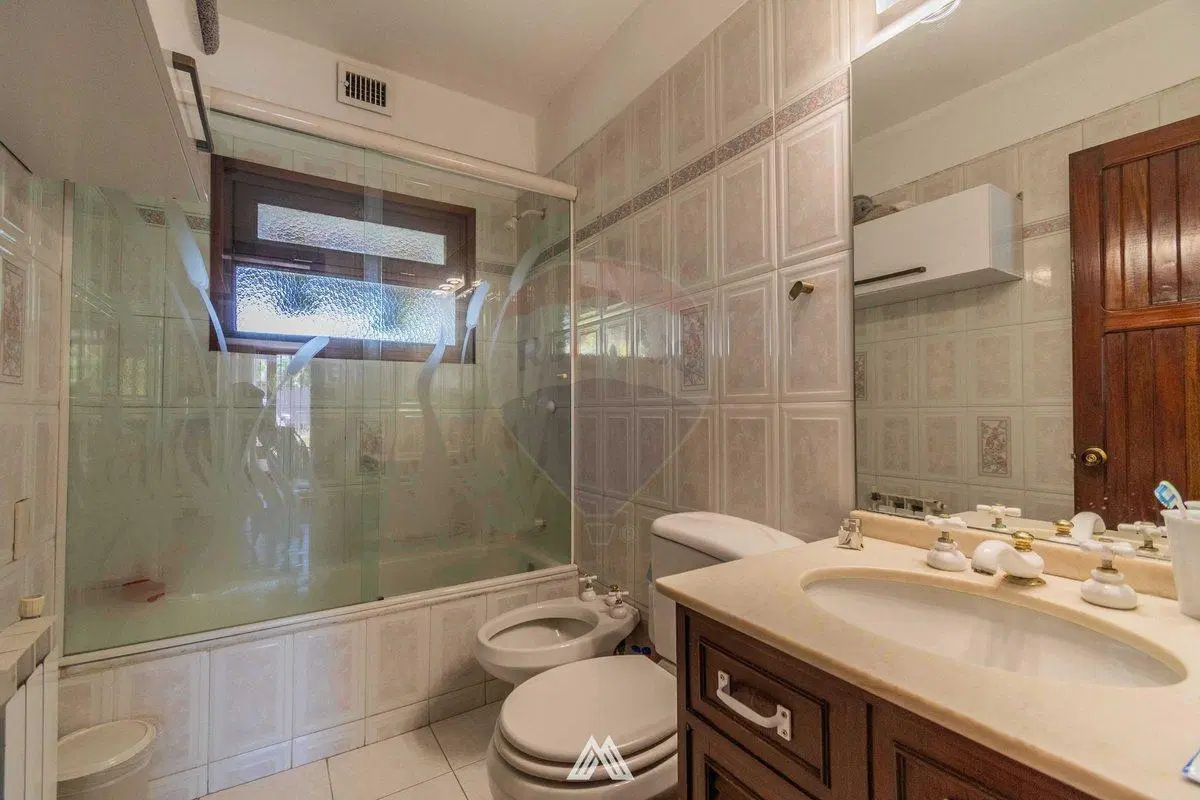 Venta Casa 3 dorm y Servicio bbcoa, pisc, CARRASCO 3