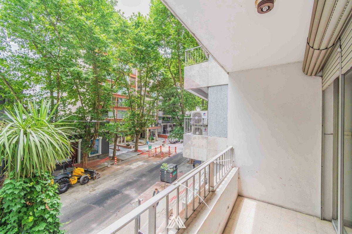 VENTA APARTAMENTO POCITOS 2 DORMITORIOS Y GARAJE