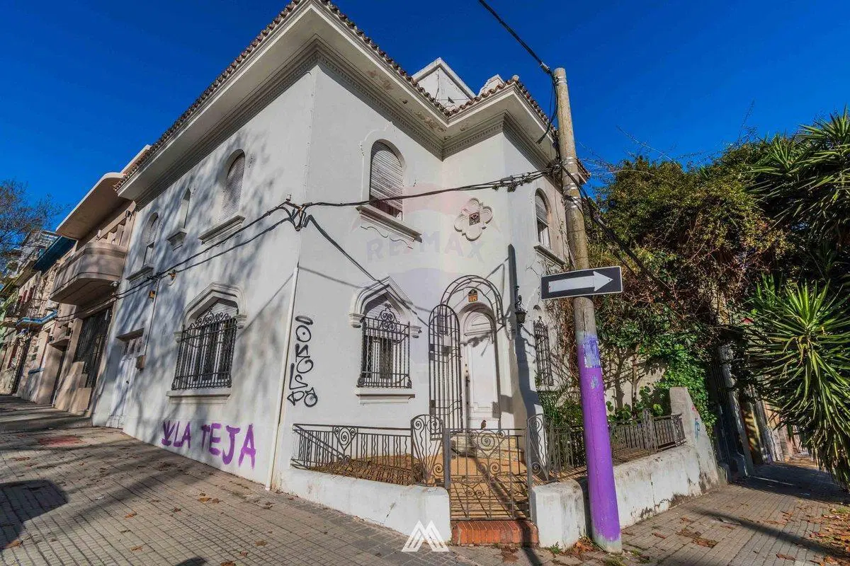 VENTA DE TRIPLEX EN PUNTA CARRETAS CON GARAJE 2