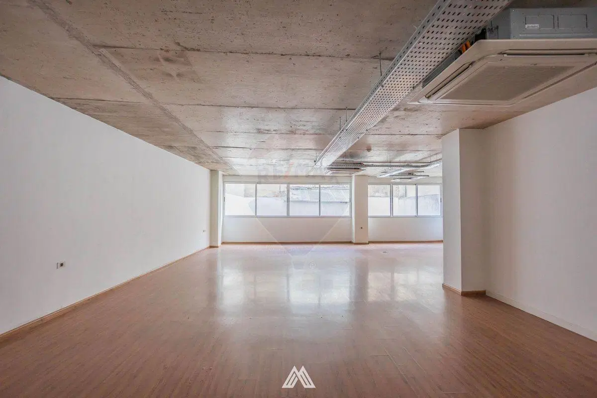 VENTA OFICINA EN CIUDAD VIEJA + GARAJE C/RENTA 2