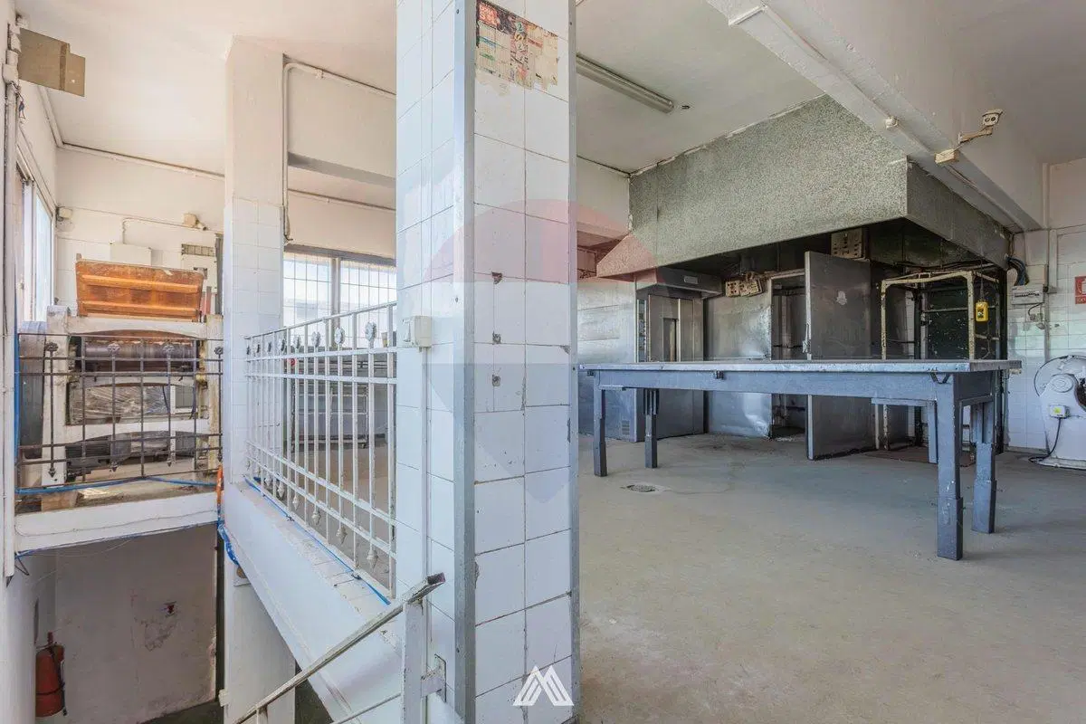 ALQUILER PEÑAROL LOCAL COMERCIAL PANADERIA EQUIPAD 5