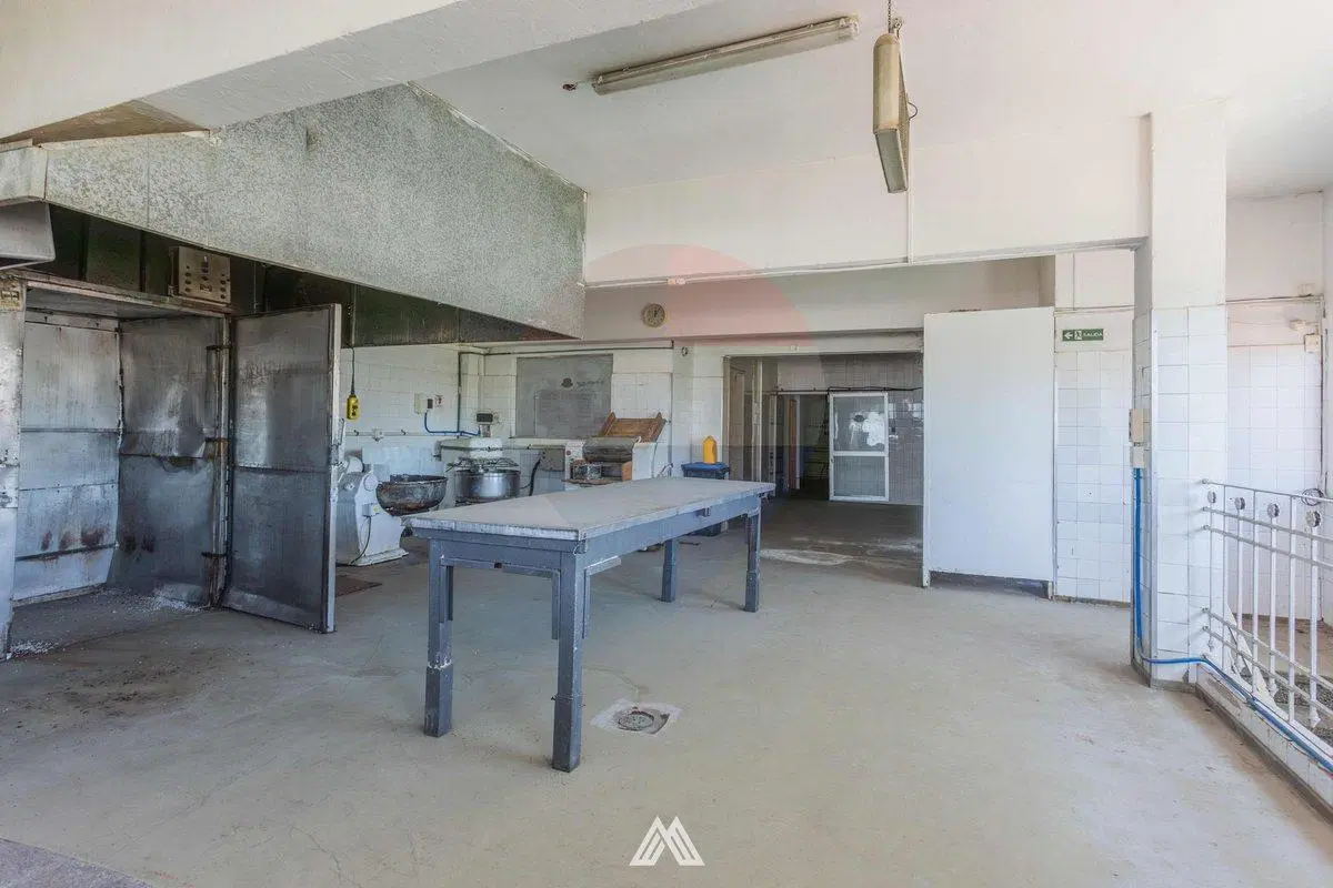 ALQUILER PEÑAROL LOCAL COMERCIAL PANADERIA EQUIPAD 4