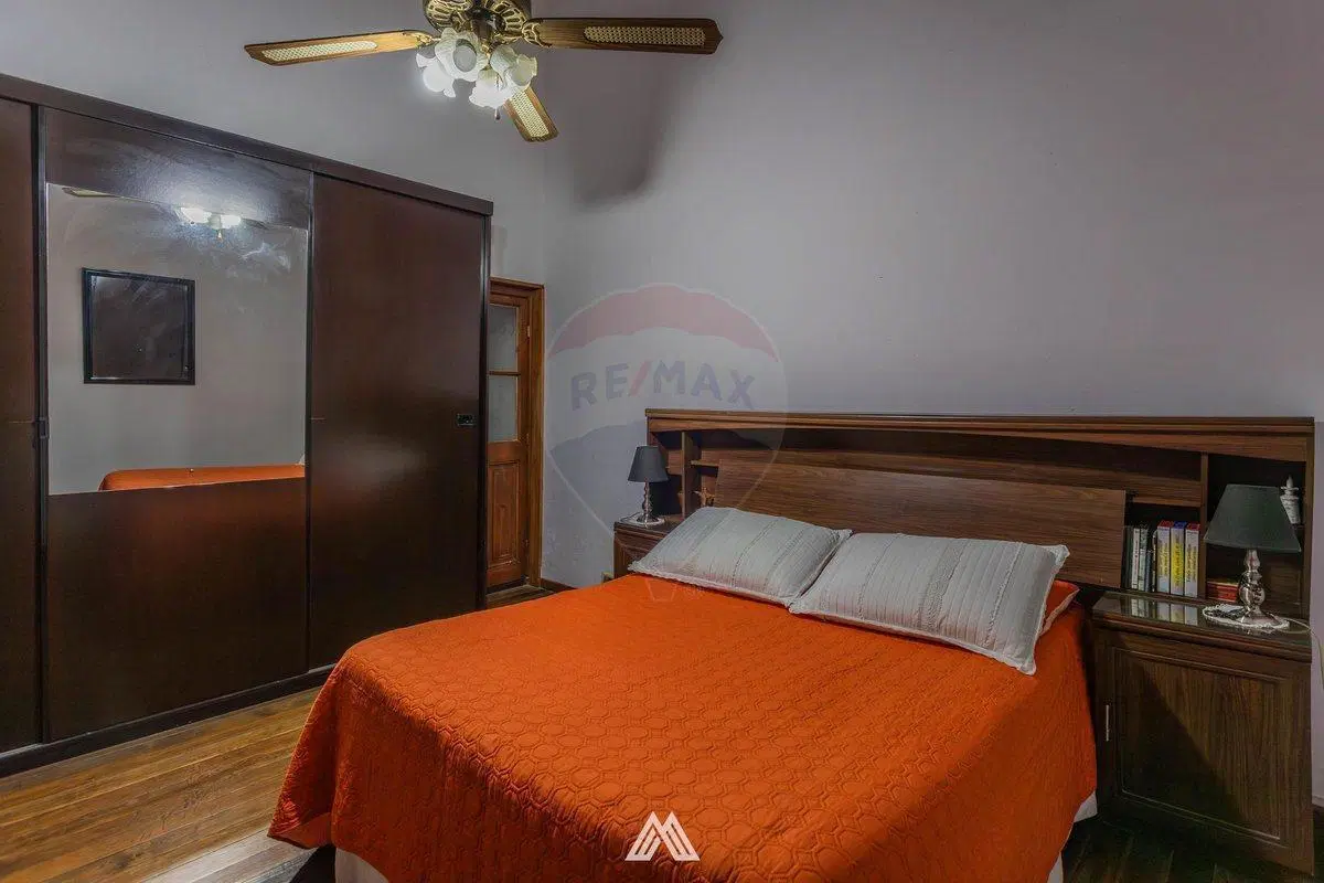 Venta casa 4 dormitorios 3 baños Tres Cruces 4