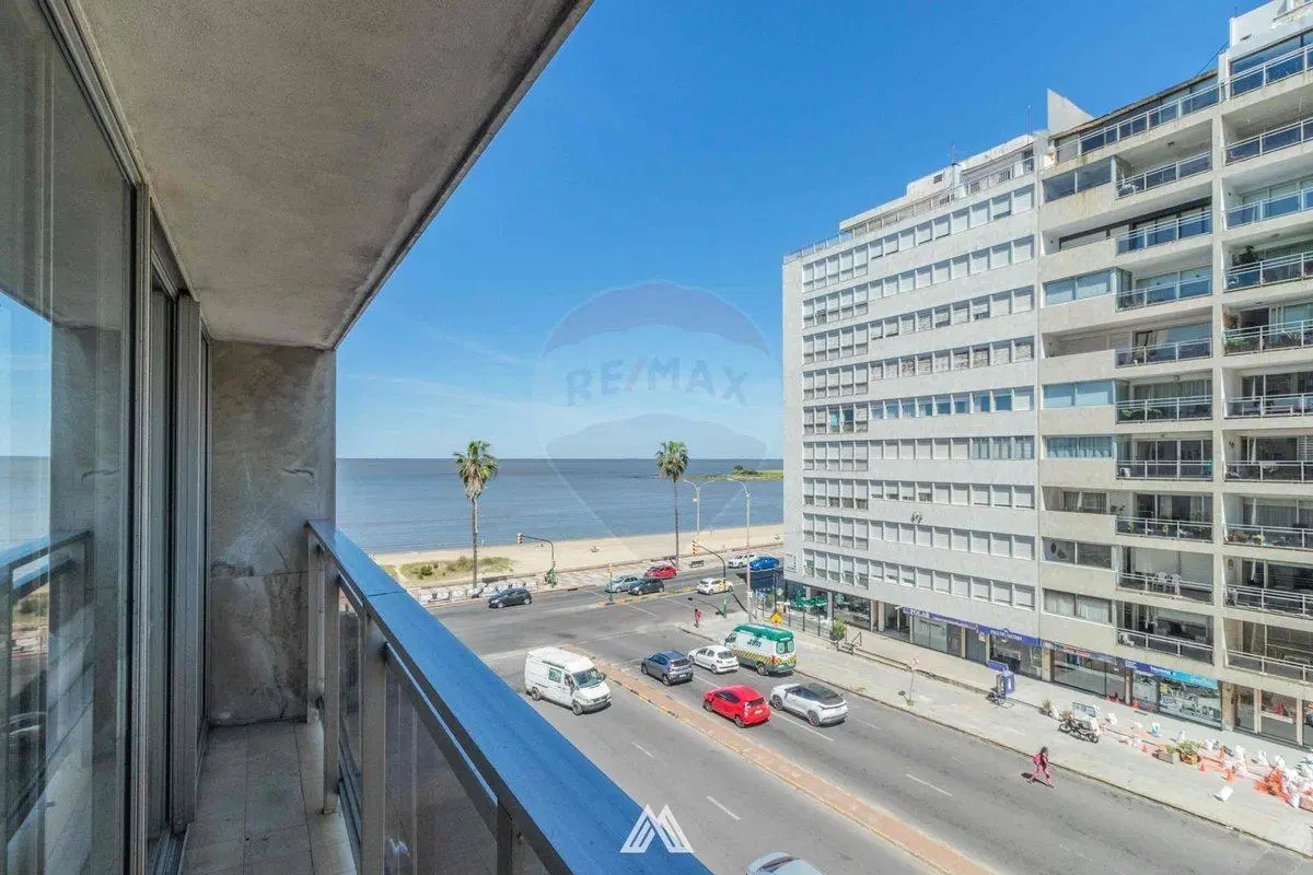Venta apartamento tres dormitorios garaje Pocitos 1