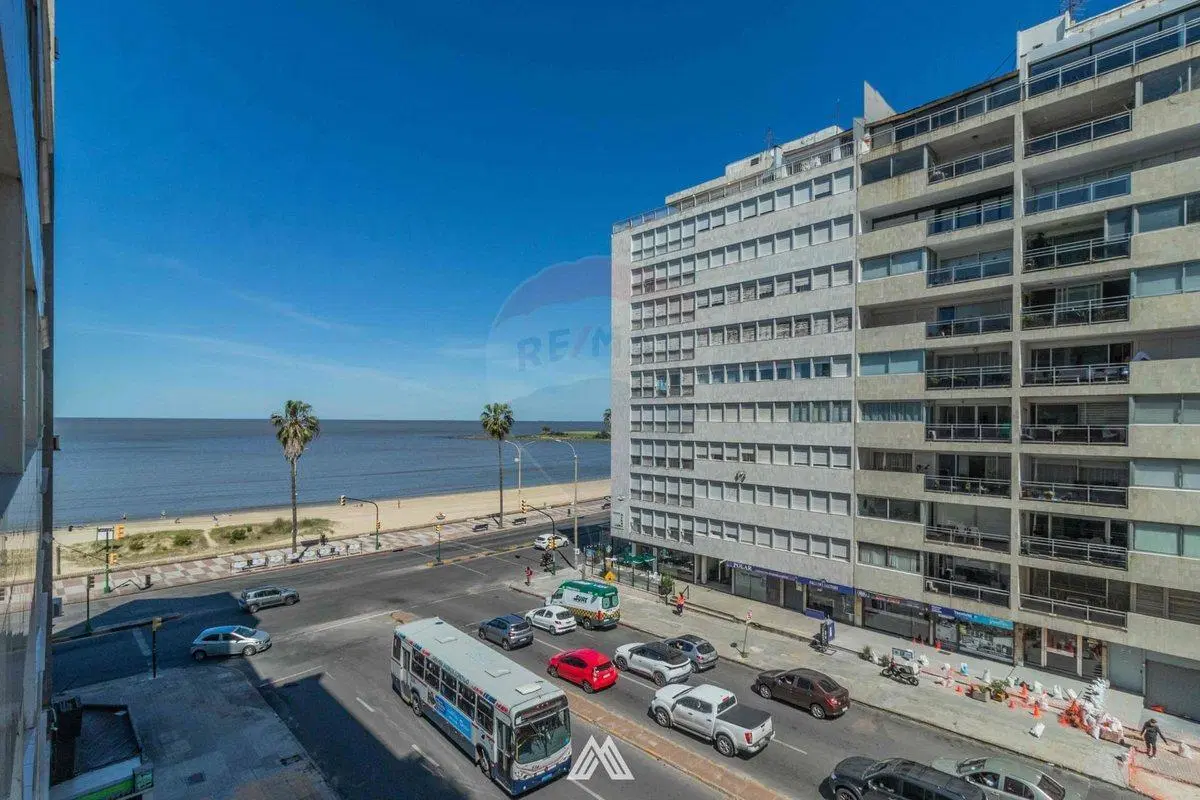 Venta apartamento tres dormitorios garaje Pocitos 3