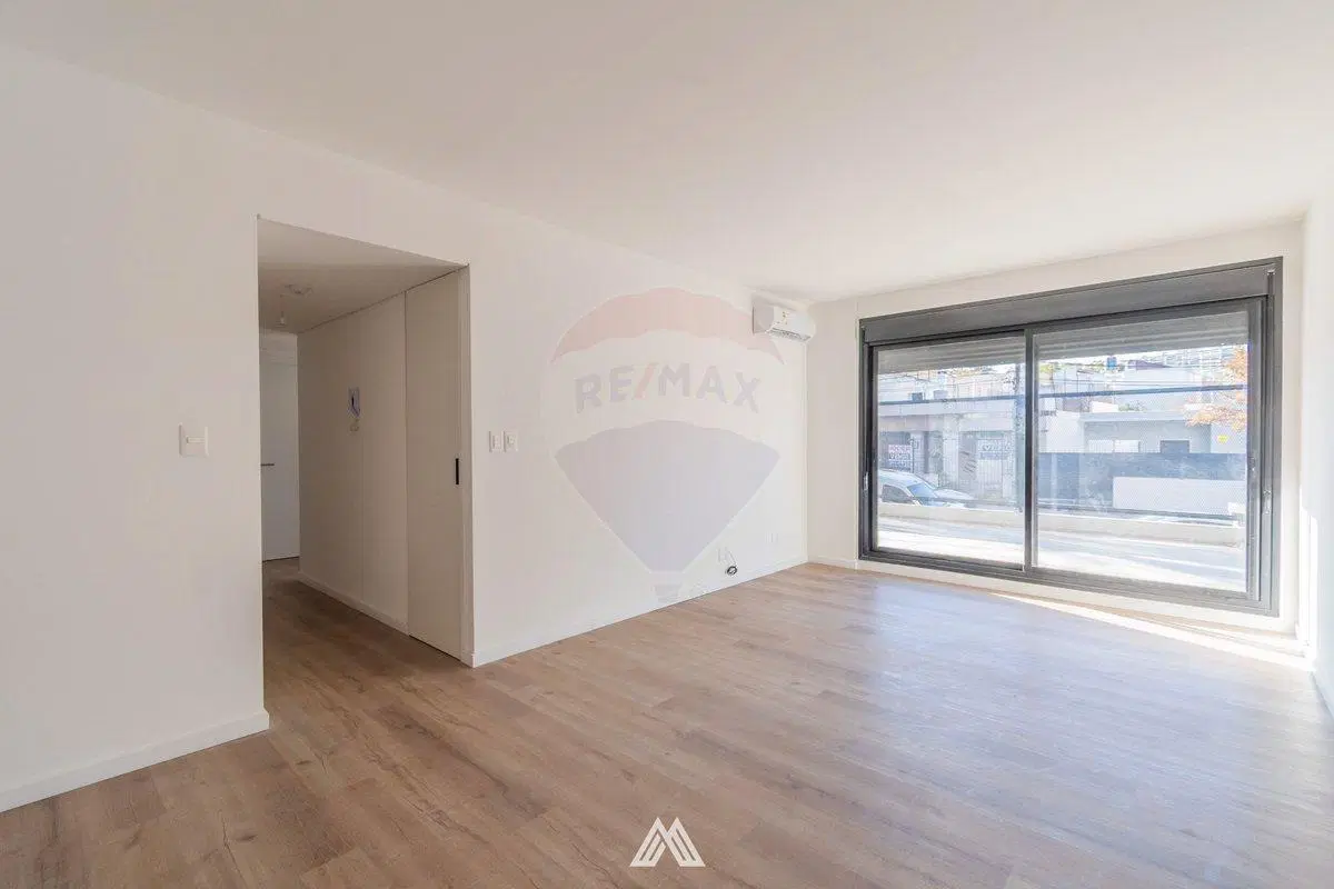VENTA APTO 2 DORMITORIOS Y PATIO 3 CRUCES ESTRENAR 5