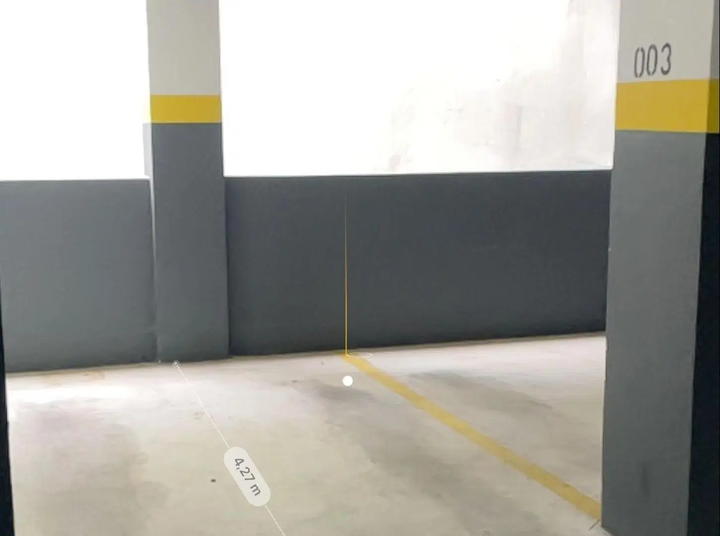 VENTA COCHERA EN EDIFICIO YASS POCITOS 3