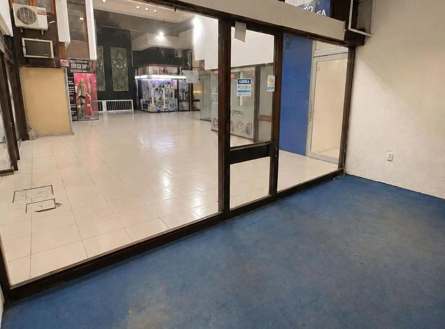 ALQUILER local en dos plantas en galeria Litoral 5