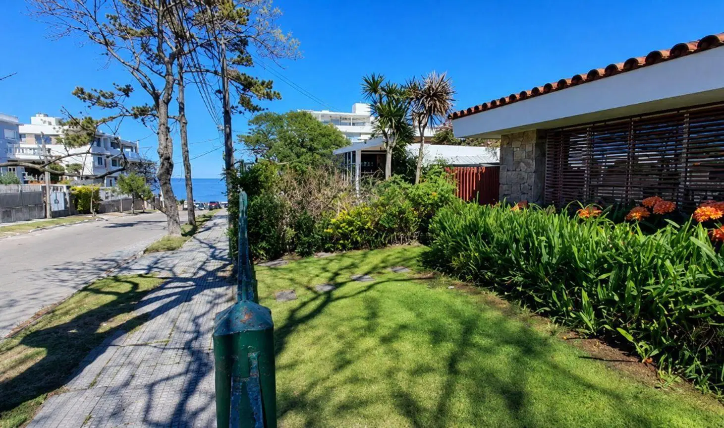 Venta casa 4 dormitorios garaje Punta Gorda 3