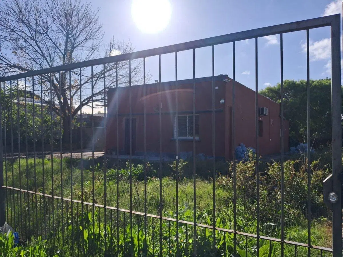 Alquiler casa de 3 dorm y gran terreno en Pando 3